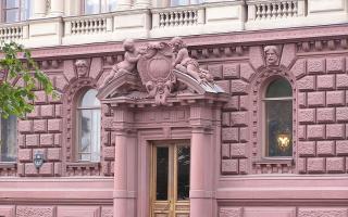 Pallati i mm Romanov në argjinaturën e Admiralty